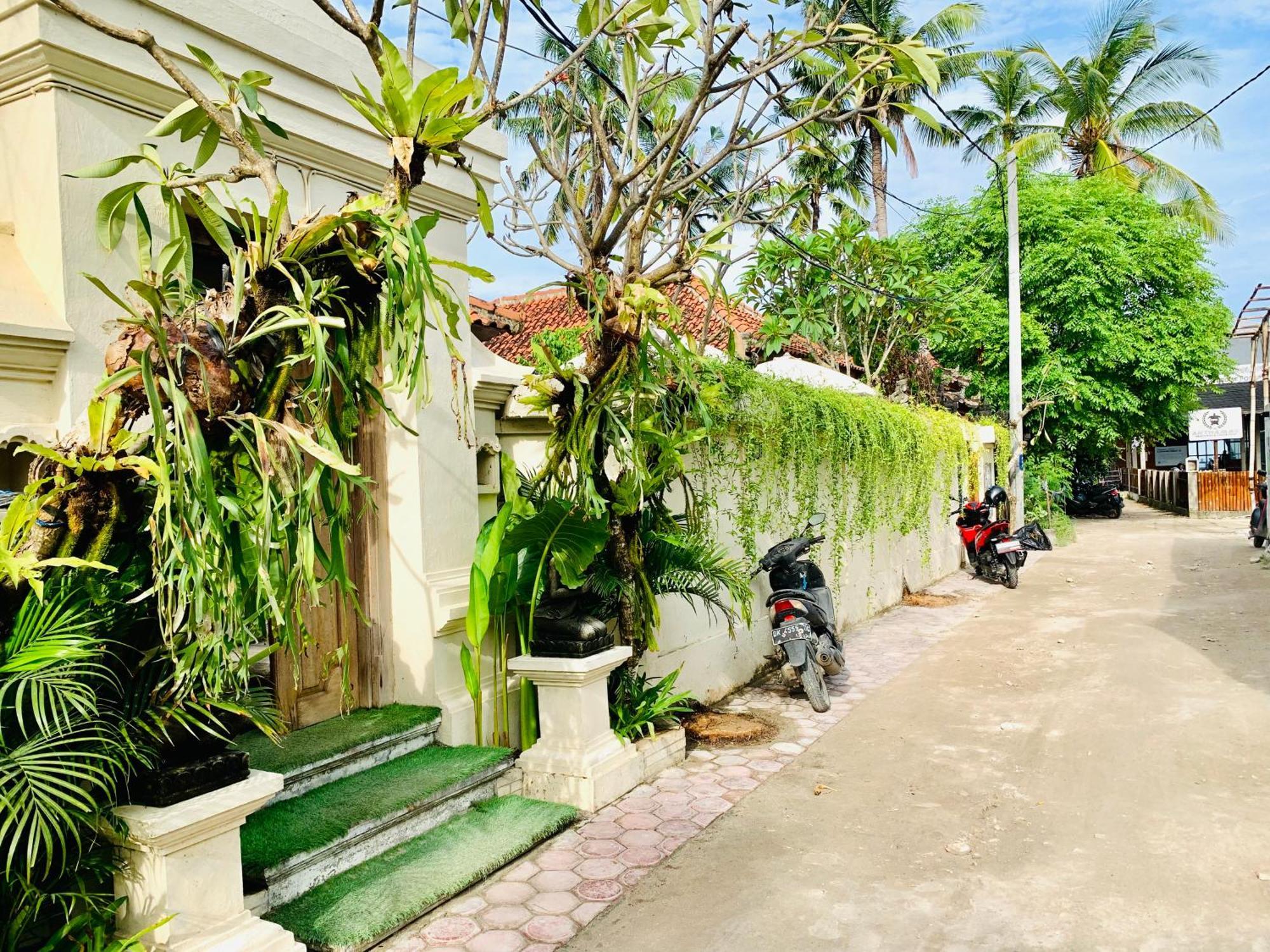 Pondok Baruna Garden Nusa Lembongan Exterior photo